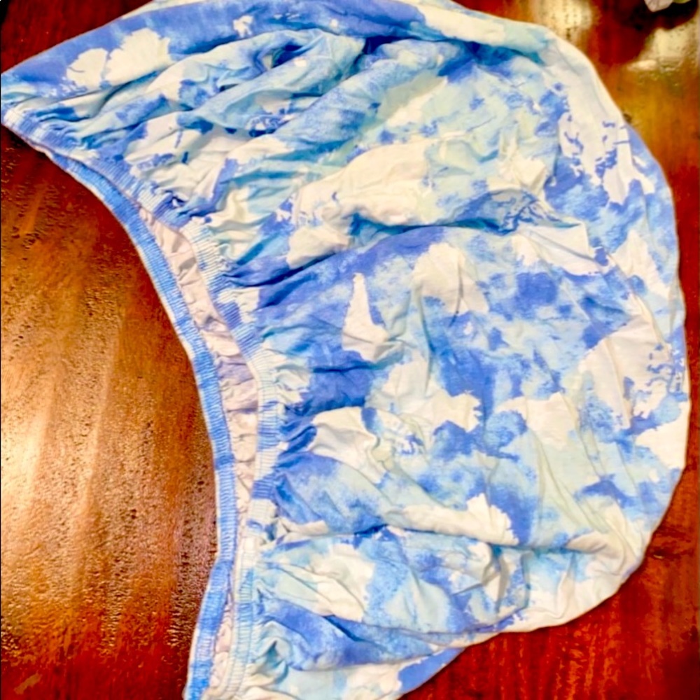💜 3/$20 DEAL     
Honest company tye dye changing table cover